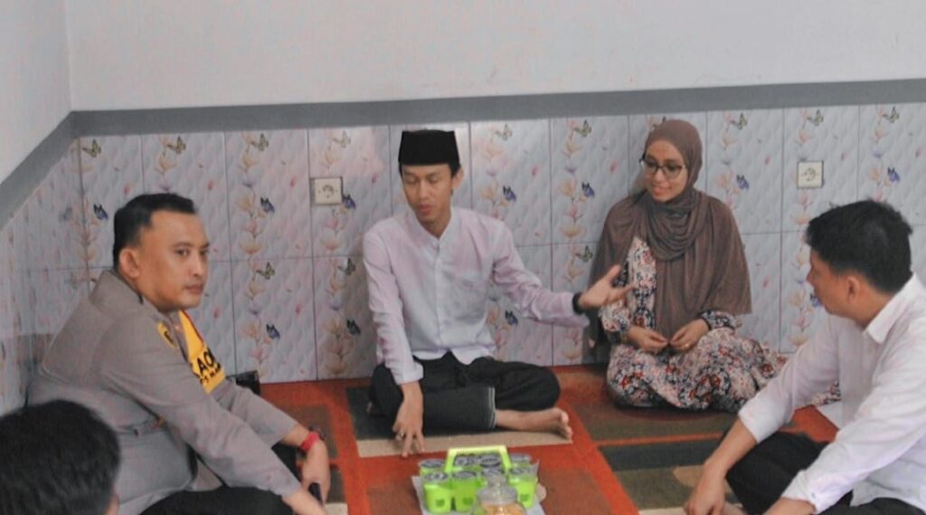 Kapolres Silaturahmi Dengan Murid Pesantren