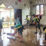 Kostrad Laksanakan Karya Bakti di Desa Tau Lumbis