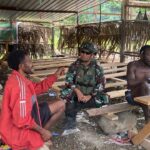 KOMSOS MARINIR HABEMA DISAMBUT WARGA KIRIBUN