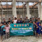 Semangat Kebersamaan Satgas Pamtas Yonarmed 11 Kostrad Bersama Warga Bangun Masjid Al-Nurul