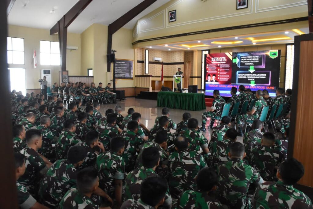 Beri Pengarahan Kepada Prajuritnya, Pangdam Kasuari Ajak Satukan Visi dan Misi