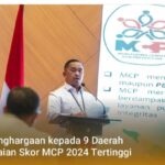KPK) Memberikan Penghargaan Kepada Sembilan Daerah Dengan Nilai Tertinggi MCP 2024