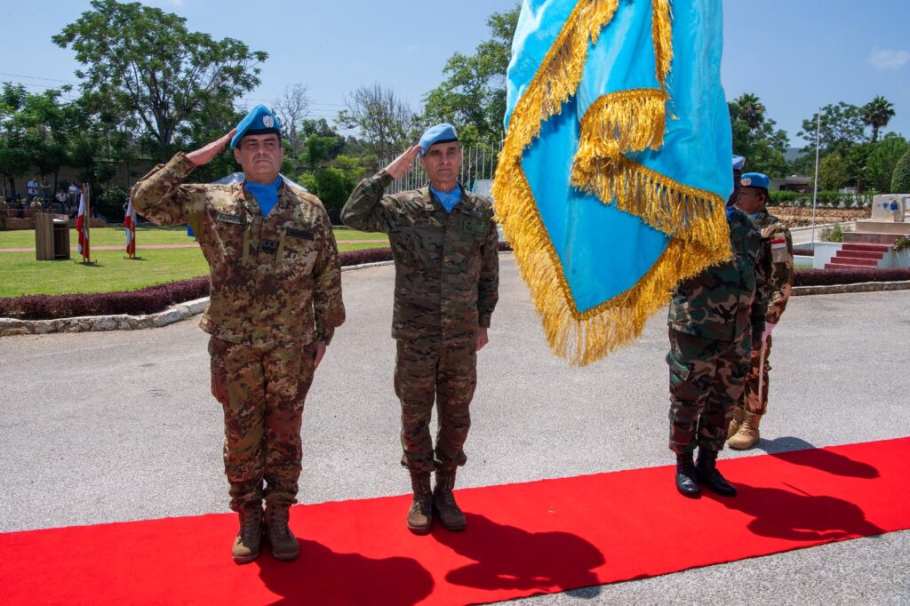 Mayor Mar Mikael Rolen Pimpin Parade Serah Terima Force Commander UNIFIL